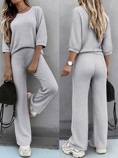 A Two-Piece Set Featuring a Solid Color Batwing Short-Sleeve T-Shirt with a Round Neck And Casual Wide-Leg Stretchy Pants - ayq