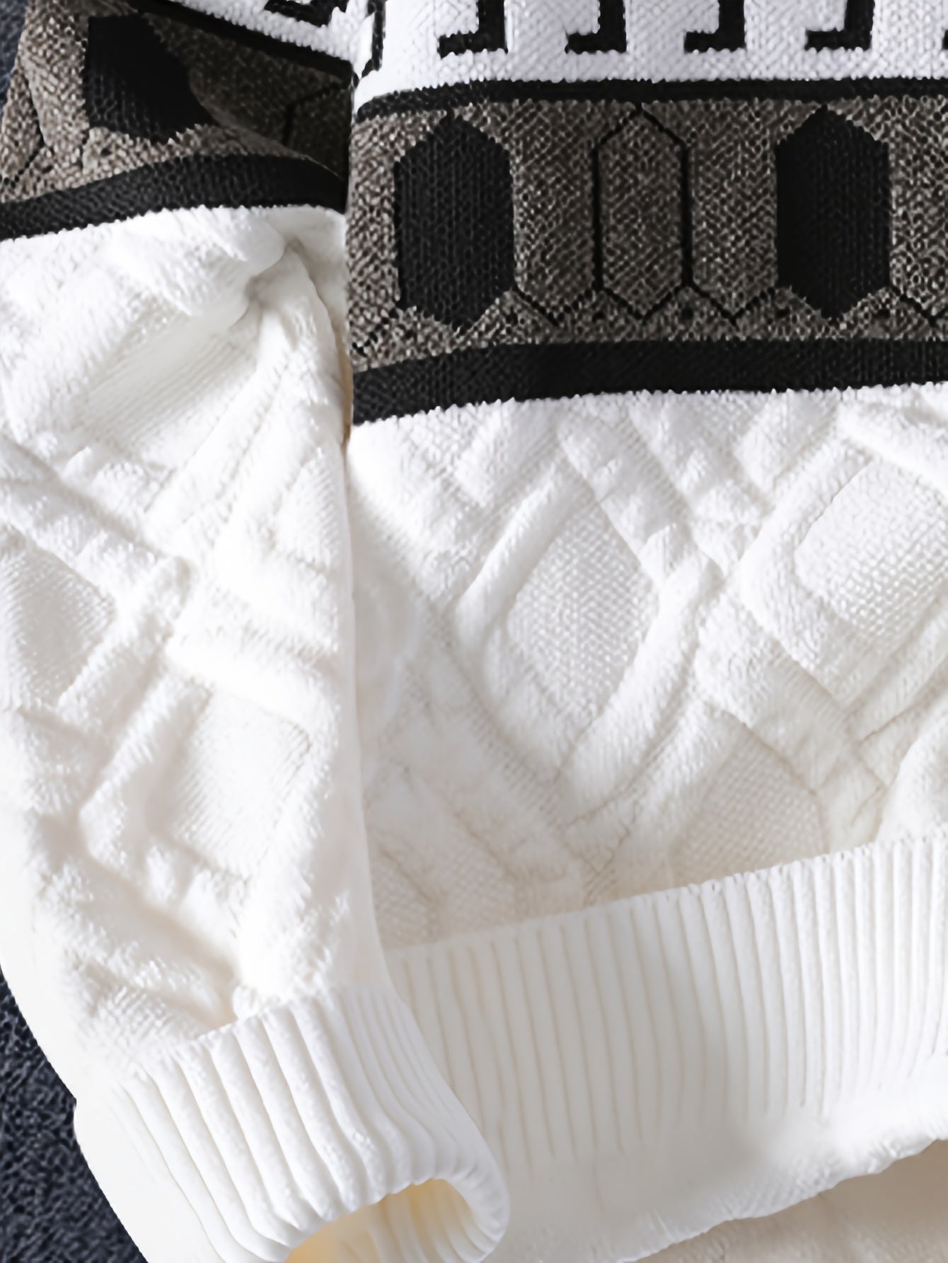 2025 թվականի աշնանային և ձմեռային նոր տղամարդկանց սվիտեր կորեական ոճով՝ ազատ կլոր վզով, տաք գործվածքով և նորաձև ոճով