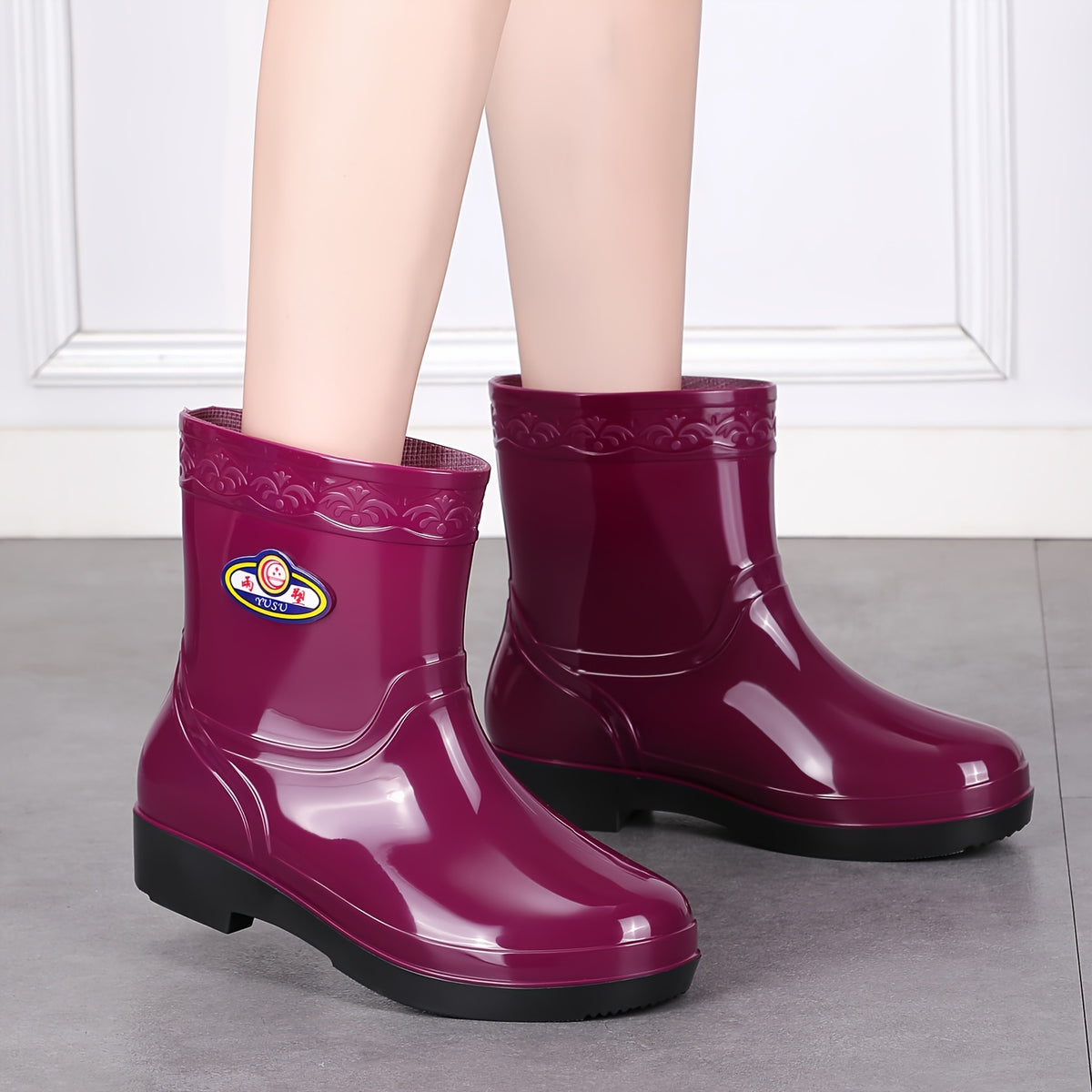 Unisex Lightweight Low-Top Waterproof Rain Boots for All Seasons