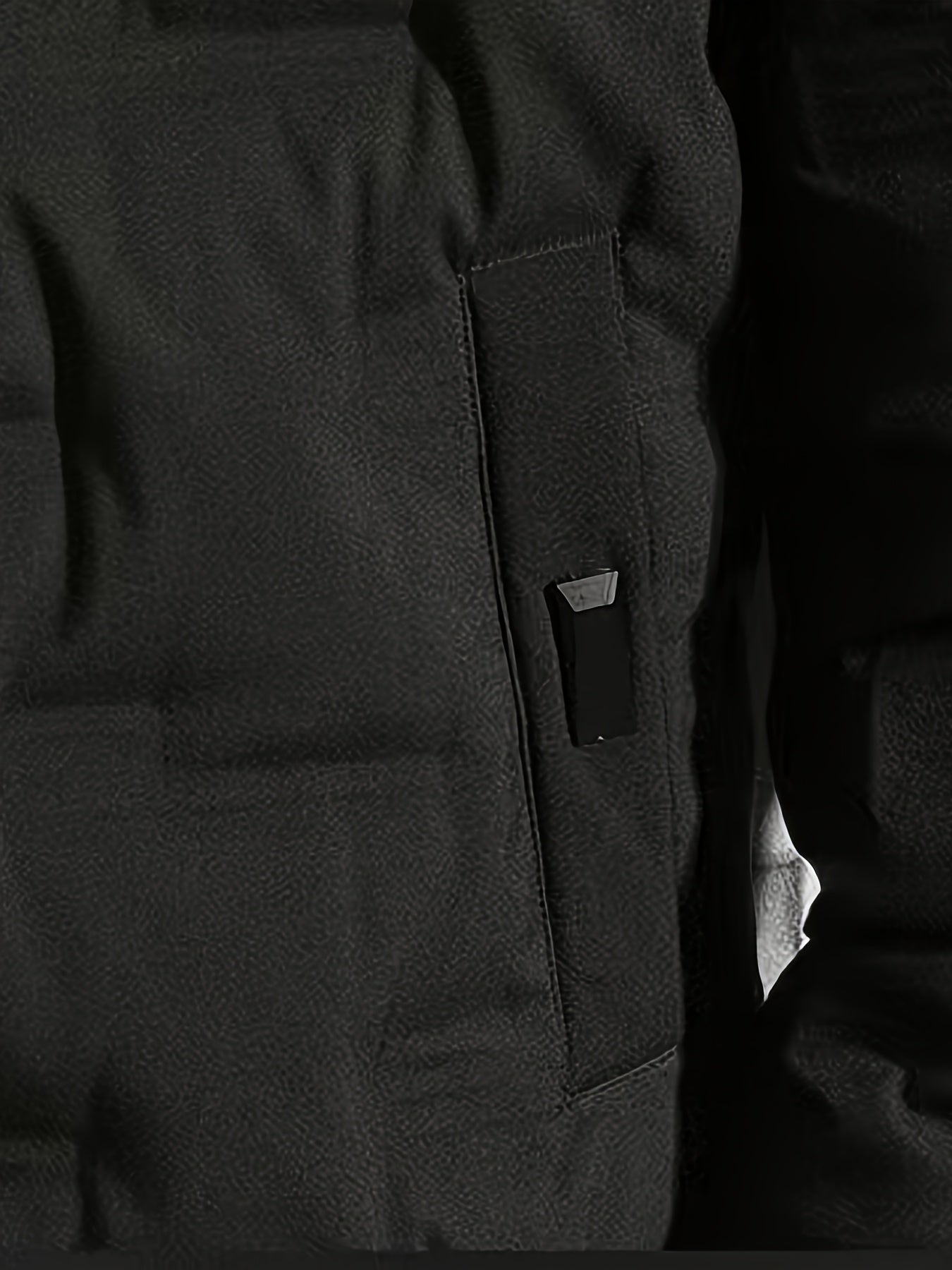 Տղամարդու ձմեռային քամուց պաշտպանող բաճկոն, հաստացված, մեկուսացված, քոլեջի ոճի, գլխարկով վերարկու՝ կայծակաճարմանդով առջևի մասով, գրպաններով և լվացքի մեքենայով լվացվող - Միագույն՝ լեռնագնացության և բացօթյա գործունեության համար