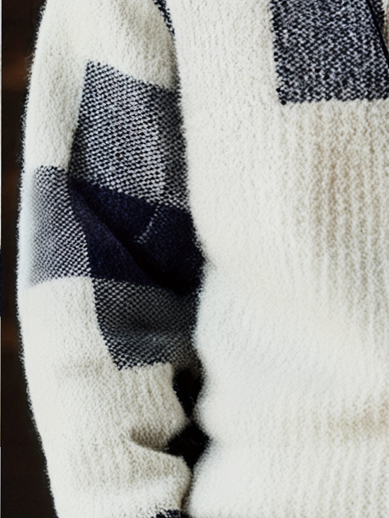 Տղամարդու կլոր վզնոցով սվիտեր, աշնանային և ձմեռային նոր ոճեր, նորաձև և բազմակողմանի, դիմացկուն, հաստ և տաք, երկար թևքերով, վանդակավոր նախշերով, մաշկին հարմար, հարմարավետ, փափուկ, երիտասարդական և նորաձև, նեղ չափսերով, նորաձև, գործնական