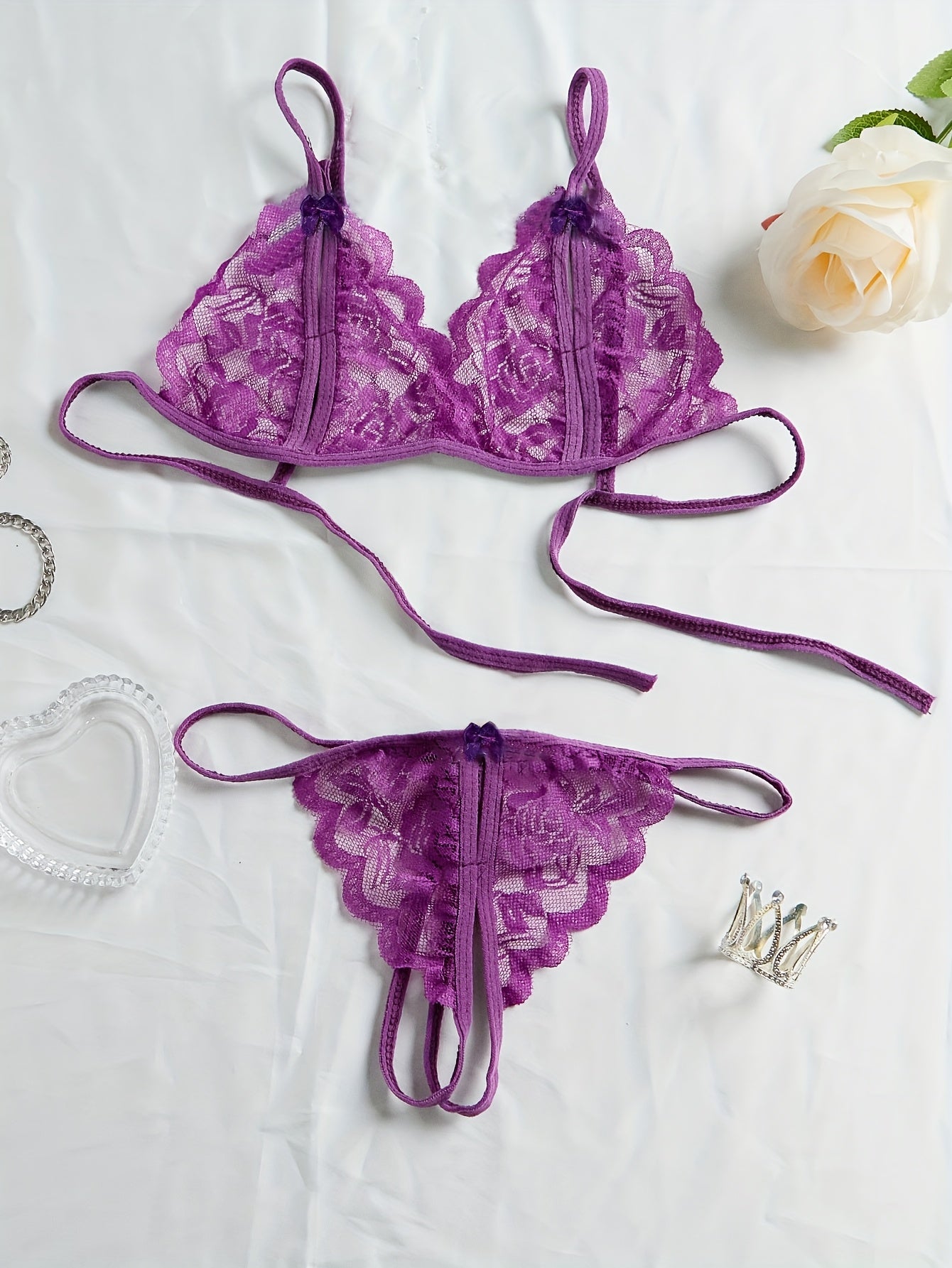 Sexy V-Neck Lace Floral Sexy Lingerie Bra Crotchless Panties, Women'S Sexy Lingerie, Free-To-Take Three-Point Lingerie Set, Suitable for Halloween, Christmas, Thanksgiving, Valentine'S Day, Give Gifts to Girlfriends And Surpr