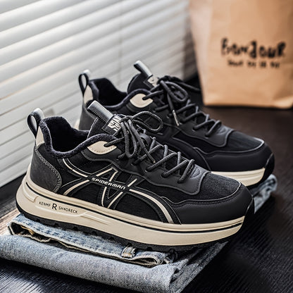 Տղամարդկանց ձմեռային ջերմային ցածրակրունկ սպորտային կոշիկներ՝ տաք, ամբողջությամբ սև, կլոր քթով, կապիչներով, հարմար են բացօթյա, ամենօրյա կրելու համար՝ ռետինե ներբանով և վերին մասով։