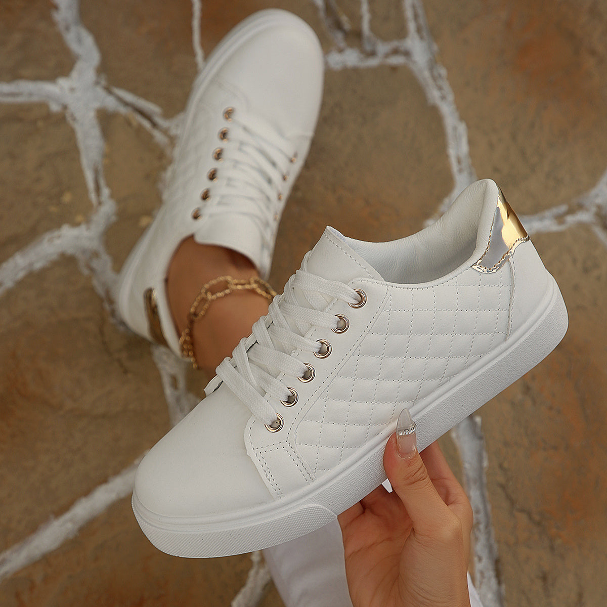 Women’s Low-Top Black Diamond Pattern Casual Sneakers