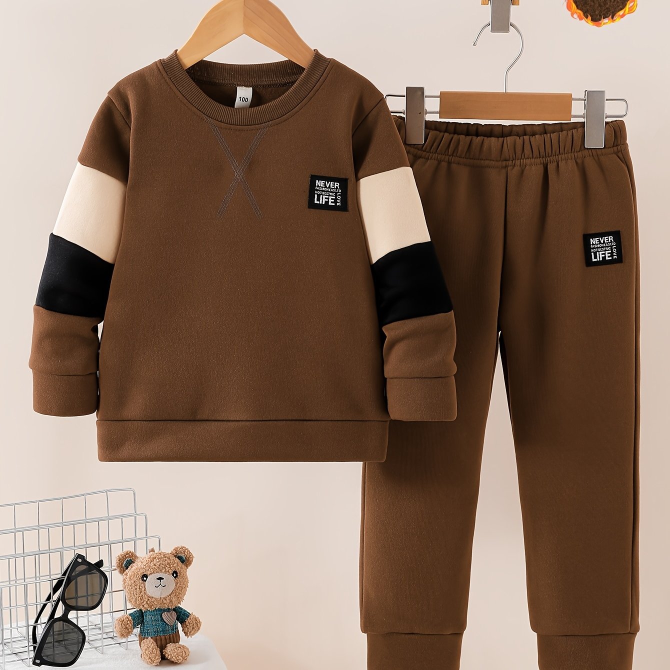 Աշնանային ձմեռային նոր, հաստ, կլոր վզով սվիտեր, երկար թևքերով, 3 գույնանի, պատչվորք, խաչաձև նախշերով, տառերով պատչ, տաք, հարմարավետ, առօրյա, բազմակողմանի սպորտային տաբատ, 2 հատանոց հավաքածու, DONABEBE, բացօթյա օգտագործման համար