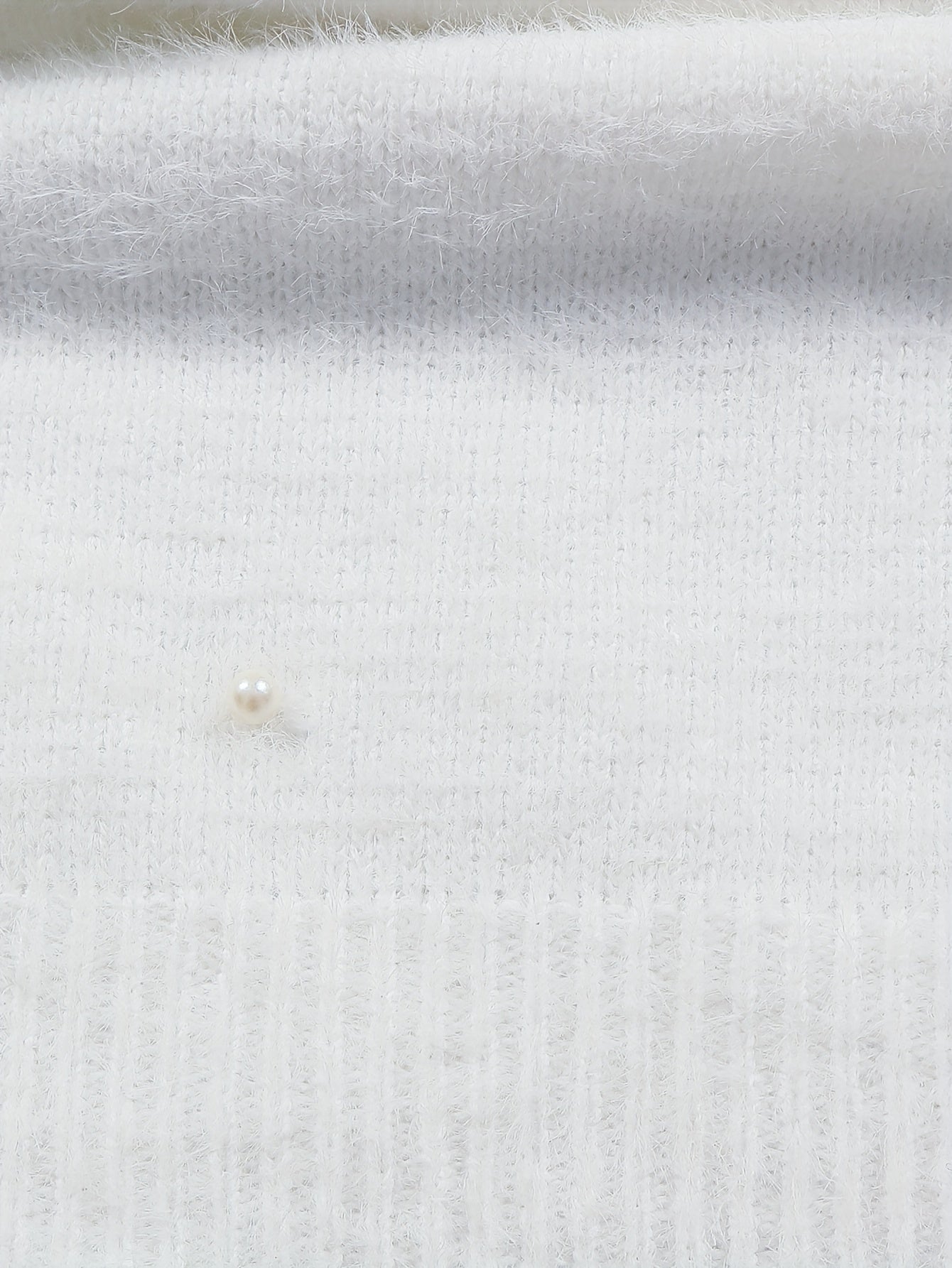 Մեծ չափս - Կանացի հարմարավետ դեղին V-ձև օձիքով սվիտեր՝ մարգարիտ կոճակներով և բրդյա եզրերով թևքերով - Ասիմետրիկ եզր, երկրաչափական նախշ, առօրյա ձմեռային սվիտեր առօրյա հագուստի համար, Ձմեռային հագուստ | V-ձև օձիքով սվիտեր | Մարգարիտ կոճակների մանրամասներ, Sw