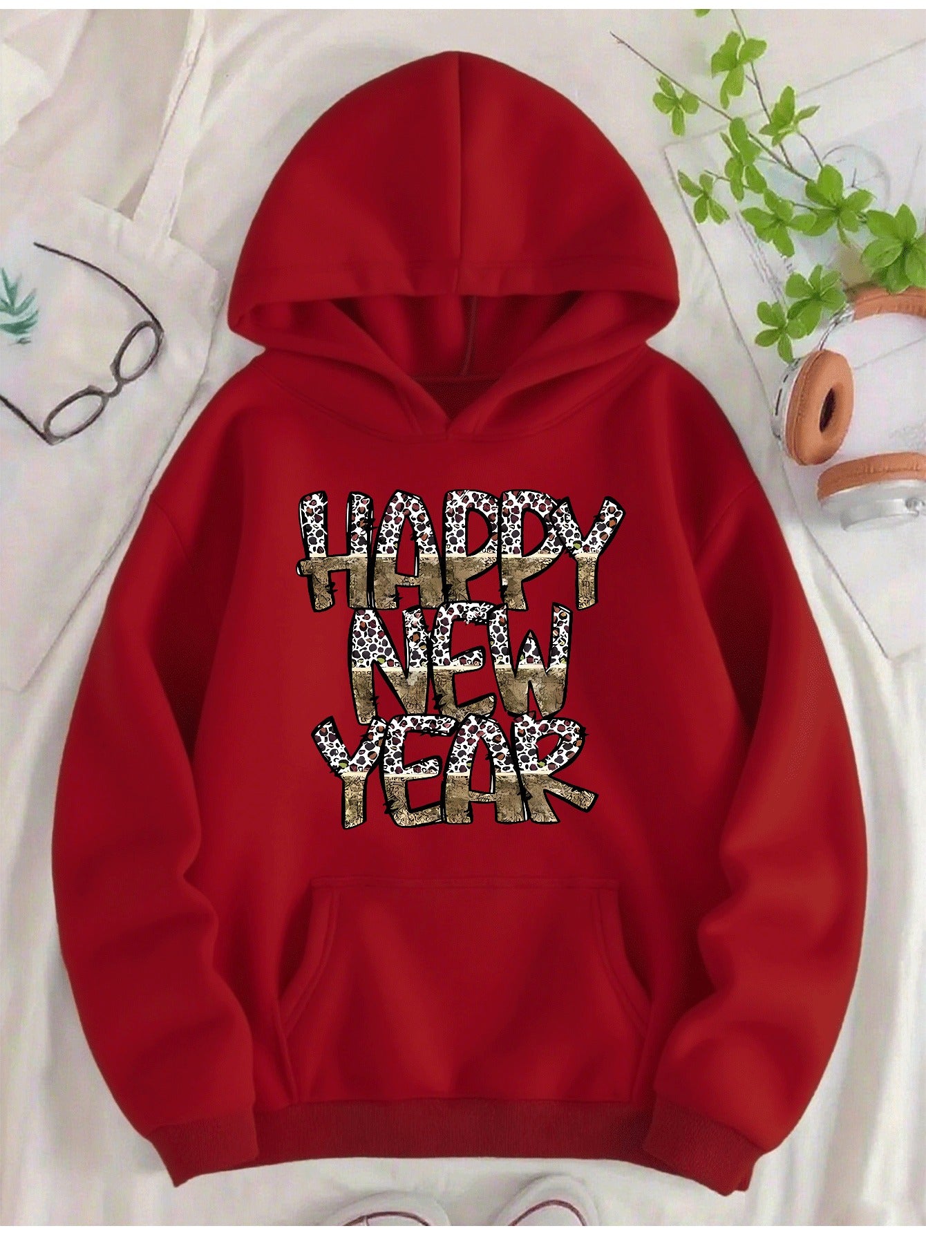Women'S Green Hooded Sweatshirt with Happy New Year Lettering & Golden Glitter Print - Cozy Fleece-Lined Hooded Pullover, Long Sleeve Casual Winter Sweater for Everyday &, New Year'S Eve Outfits, Sweater Hoodie, Comfortable C