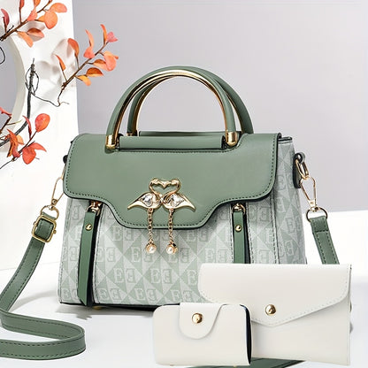 Կանացի պայուսակների հավաքածու՝ երեք հատից բաղկացած. տպագիր ուսի պայուսակներ, ոճային ձեռքի պայուսակներ և բազմակողմանի ուսապարկեր՝ մարմնին կպցնելու համար