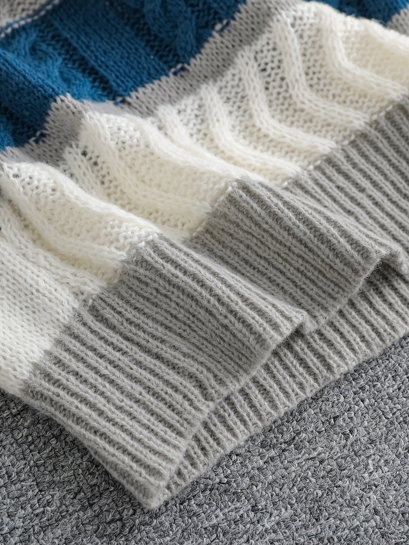 Տղամարդկանց նորաձև, գծավոր, կլոր օձիքով, տրիկոտաժե սվիտեր՝ աշնանային և ձմեռային տարբերակներով