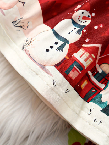 Տոնական երկար թևքերով, ծալքավոր զարդանախշերով զգեստ՝ Ձմեռ պապի և ձնեմարդու նախշերով, պոլիեսթերի խառնուրդով և թեթևակի ձգվող, գարուն/աշուն ամենօրյա տրիկոտաժե գործվածքից։