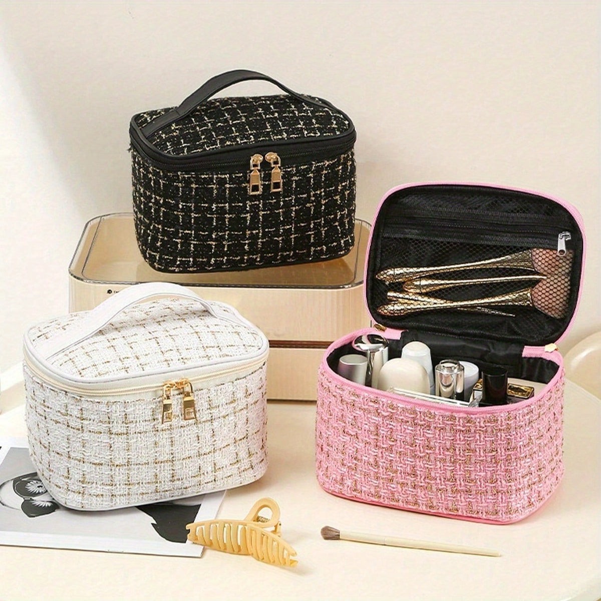 Beige Plaid Large-Capacity Travel Toiletry Bag for Women