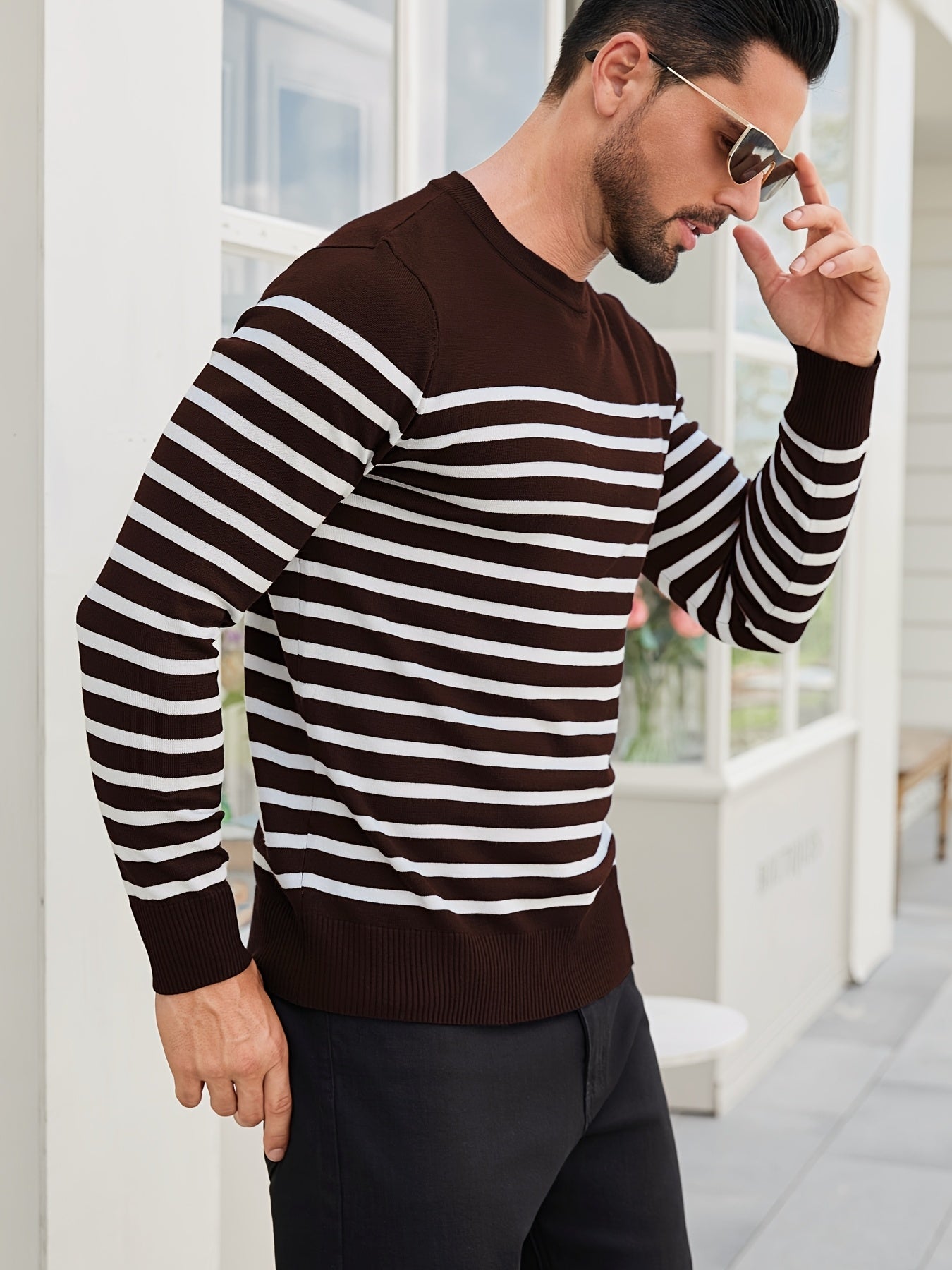 Գարնանային և աշնանային ամենօրյա երկգույն գծավոր տղամարդու սվիտեր-պուլովեր՝ գունավոր բլոկներով, կլոր վզնոցով, տղամարդու տրիկոտաժե վերնաշապիկ