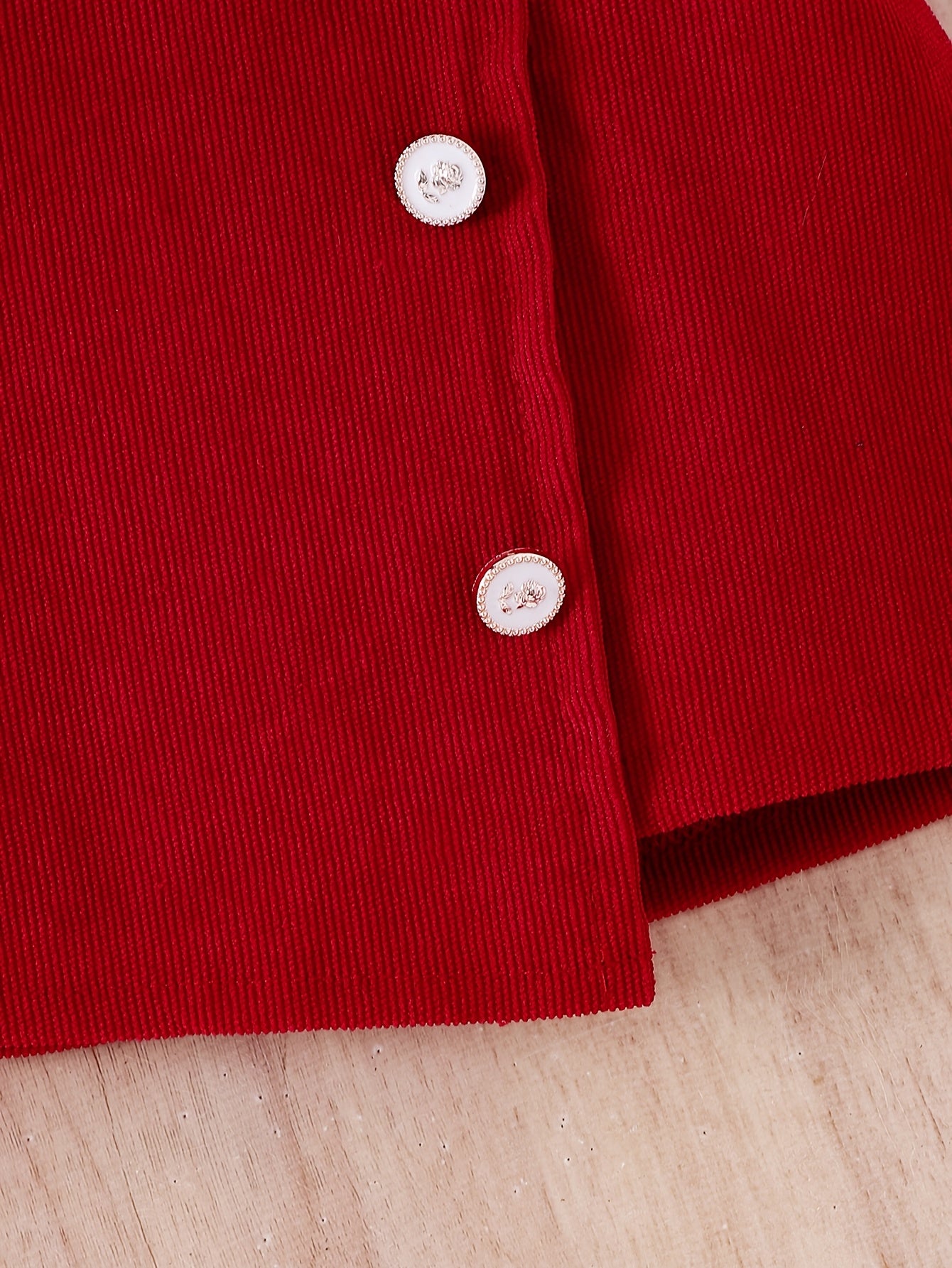 3 հատանոց աղջիկների համար նախատեսված հավաքածու՝ 3D ժապավենով երկար թևքով վերնաշապիկով, կարմիր կիսաշրջազգեստով և գոտիով՝ աշնանային