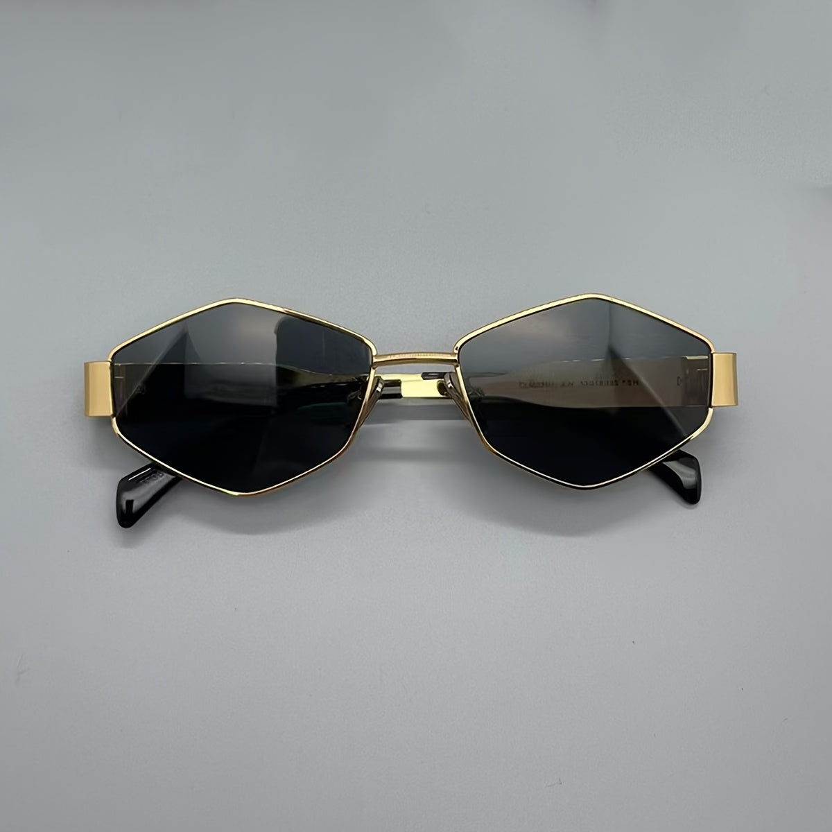 Women’s Metal Frame Polygonal Sunglasses with Colored Lenses