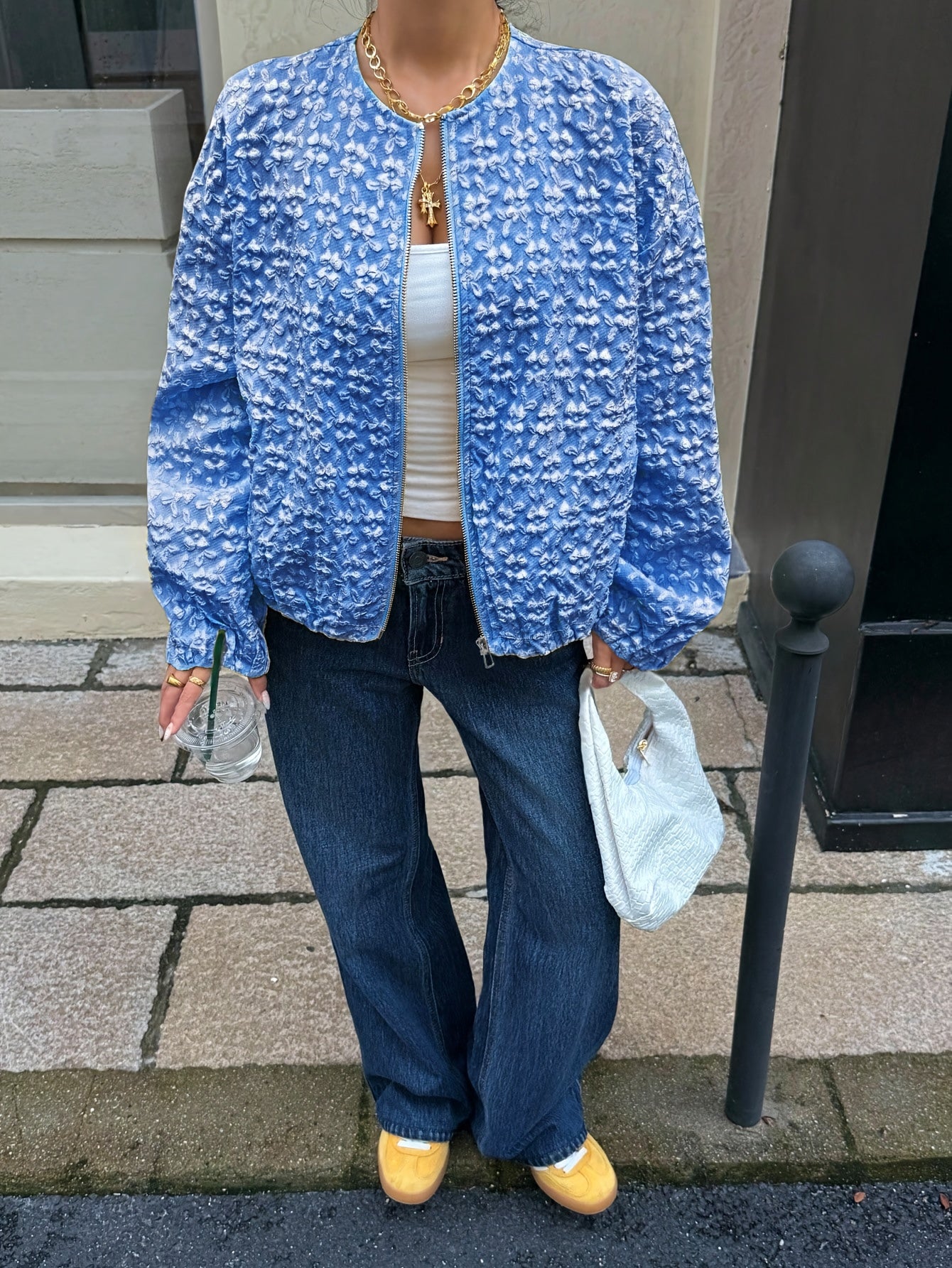 Միագույն կայծակաճարմանդով առօրյա բաճկոն