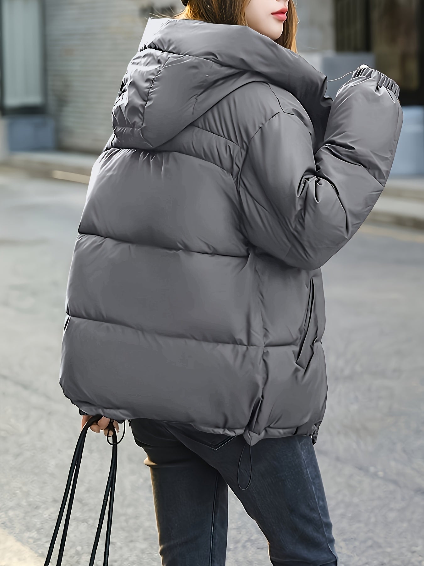 Կանացի նորաձև ձմեռային կայծակաճարմանդով և գլխարկով բաճկոն - ամենօրյա, հաստ վերնազգեստ գրպաններով, երկար թևքերով, չձգվող գործվածք, միագույն, 100գ/մ², իդեալական է ցուրտ եղանակի համար, ձմեռային հագուստ