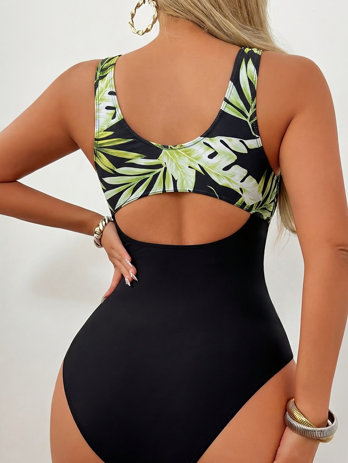 Women’s Sleeveless One-Piece Sports Swimsuit with Side Print
