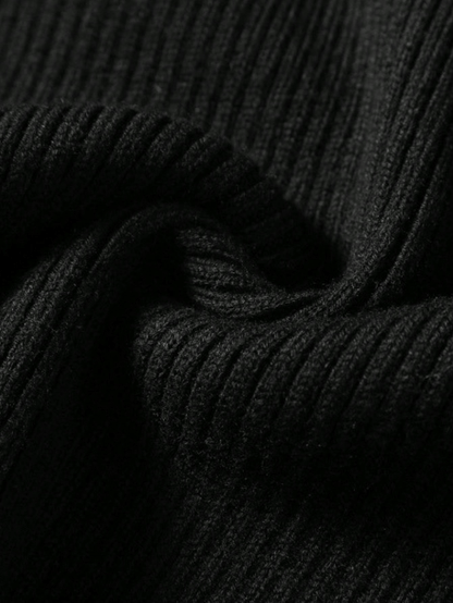 A Men'S Turtleneck Sweater Featuring Vertical Stripes, Designed for a Slim Fit with a Soft And Skin-Friendly Texture. The Textured Design Offers a Neat Appearance Without Being Cumbersome. This Style Is Suitable for Various O