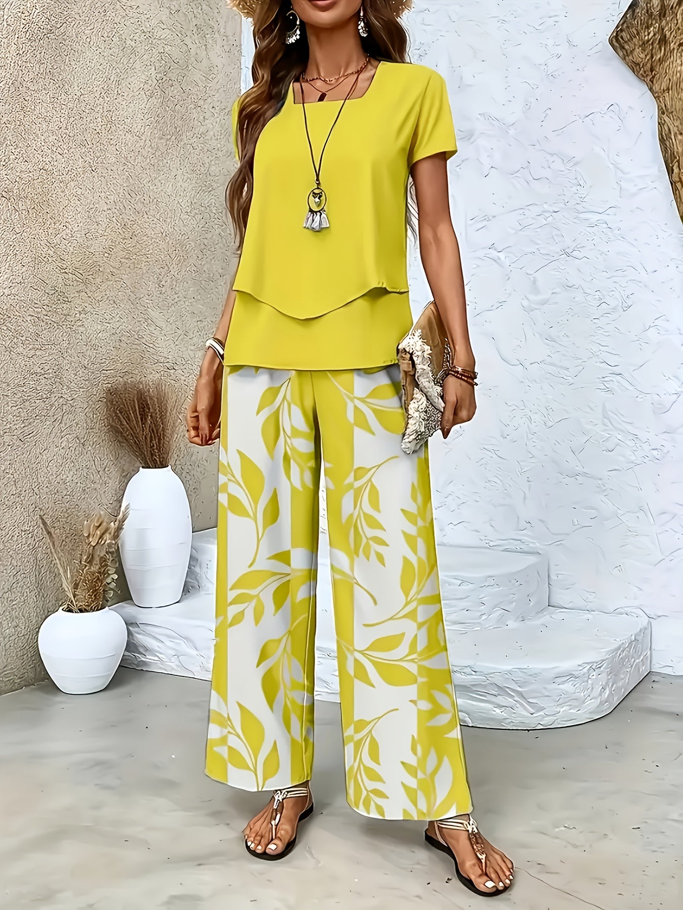 Women's Elegant 2-Piece Set: Crew Neck Top & Printed Pants