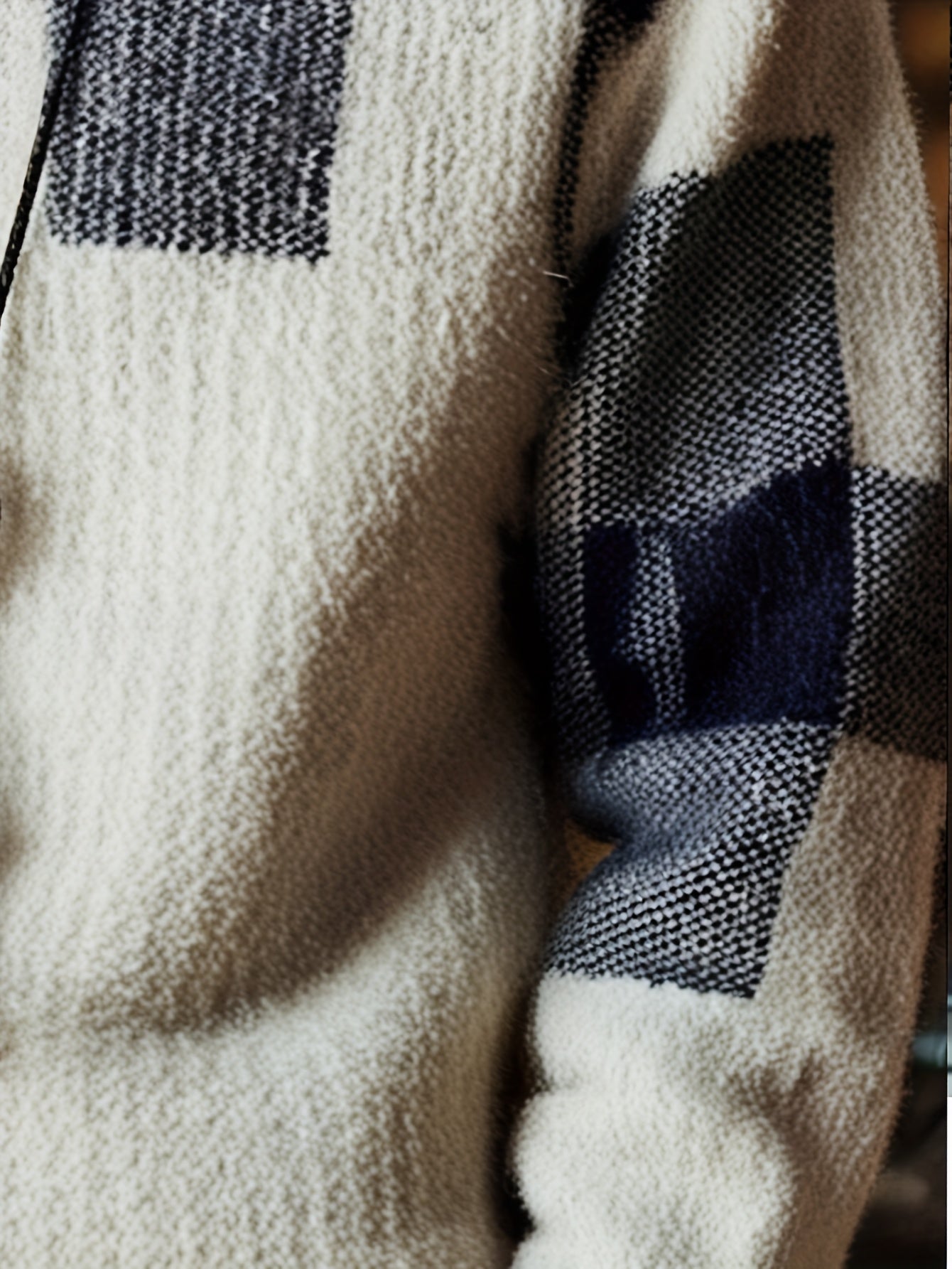 Տղամարդու կլոր վզնոցով սվիտեր, աշնանային և ձմեռային նոր ոճեր, նորաձև և բազմակողմանի, դիմացկուն, հաստ և տաք, երկար թևքերով, վանդակավոր նախշերով, մաշկին հարմար, հարմարավետ, փափուկ, երիտասարդական և նորաձև, նեղ չափսերով, նորաձև, գործնական