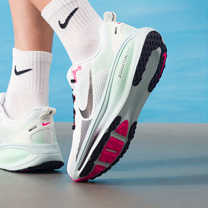Nike VOMERO 18 Men's Low-Top Running Sneakers with Cushioning