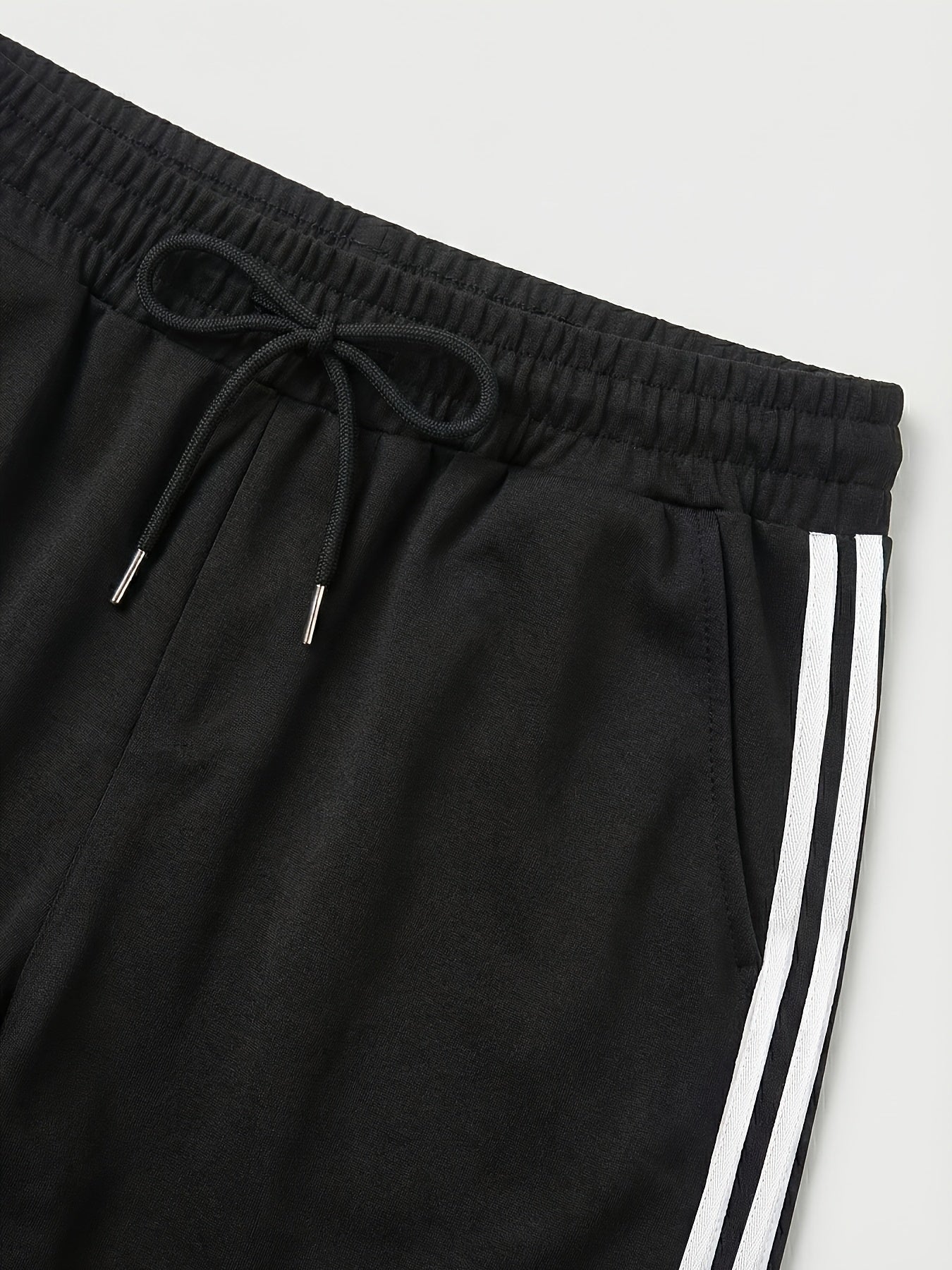 Women’s Slim-Fit Cropped T-Shirt & Striped Shorts Set - Casual Spring