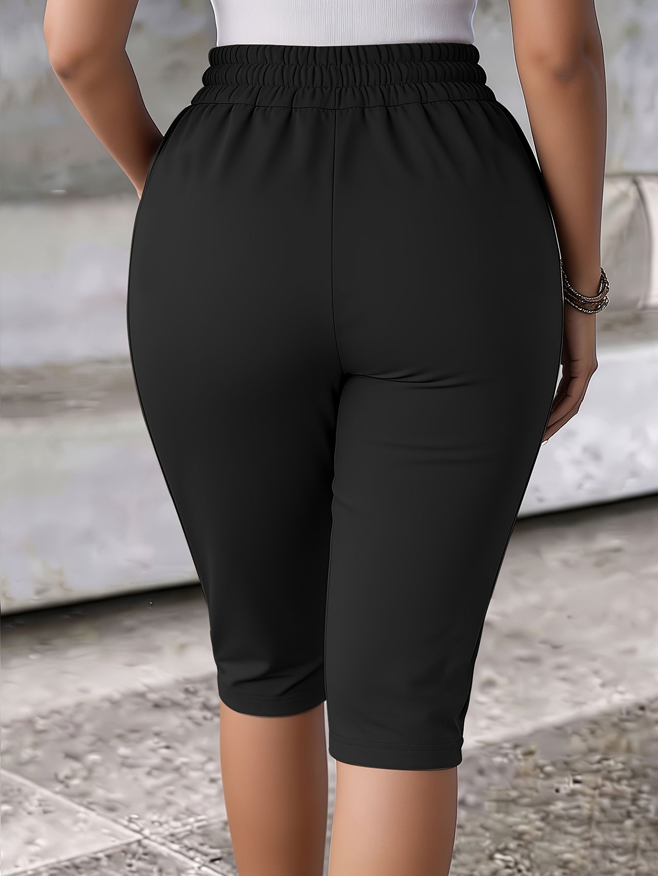 Women's Summer Casual Cropped Shorts with Elastic Waist & Zipper Pocke
