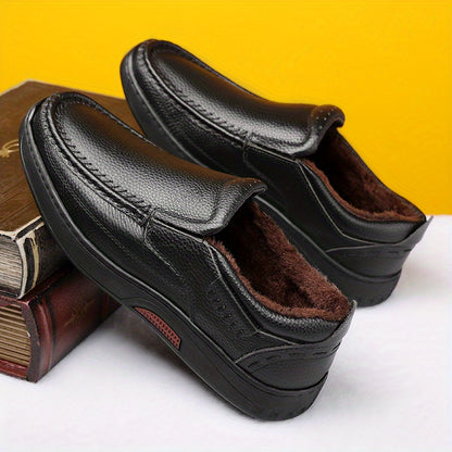 A Pair of Genuine Leather Men'S Shoes, Featuring Warm And Cozy Casual Leather Shoes with Plush Lining for Autumn And Winter. Made from High-Quality First-Layer Cowhide, The Shoe'S Surface Showcases a Delicate Texture That Hig