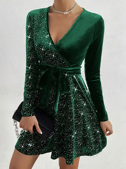 Կանացի էլեգանտ թավշյա զգեստ՝ խաչաձև վզնոցով և գոտիով - երկար թևքերով, սև՝ փայլուն աստղերով, պոլիեսթերի խառնուրդով, լվացվող մեքենայով, իդեալական է առօրյա կամ երեկոյան հագուստի համար