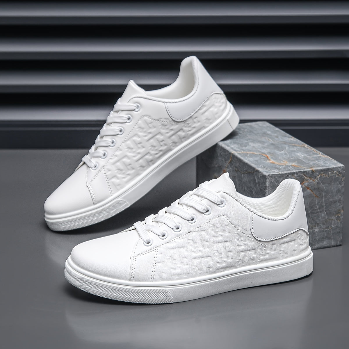 Men's Casual Breathable Non-Slip Low Top Sports Shoes