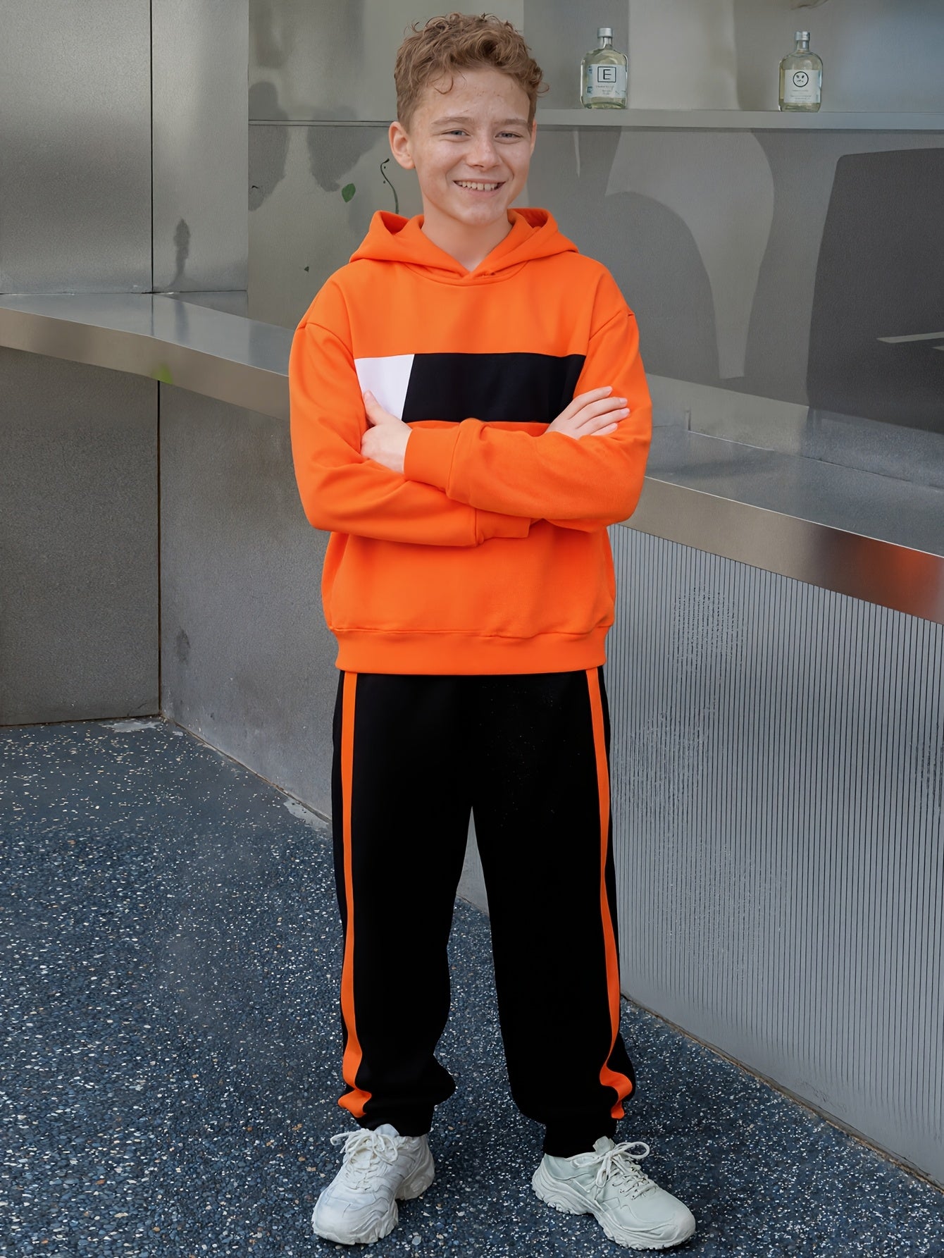 2 հատ տղաների ձմեռային գլխարկով մարզահագուստ և տաբատ - տաք սվիտեր համապատասխան երկար տաբատով, գունային բլոկներով վերնաշապիկ (հարմար է մեծ երեխաների և երեխաների համար) - լվացքի մեքենայով լվացվող 2 հատի հավաքածու, իդեալական է բացօթյա օգտագործման համար