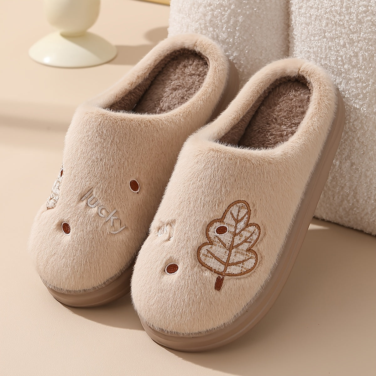 Men's Casual Cartoon Leaf Slip-On Slippers for Fall Winter