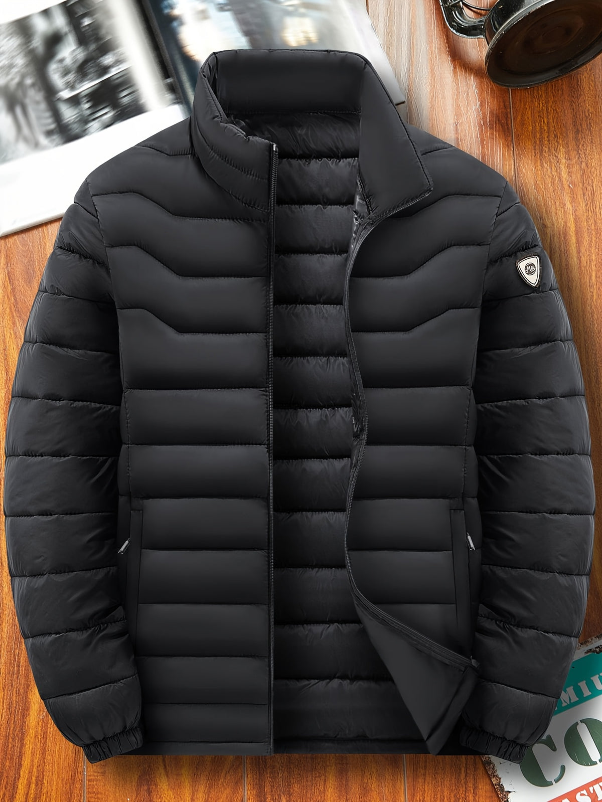 Men's Lightweight Windproof Winter Jacket with Zipper Pockets