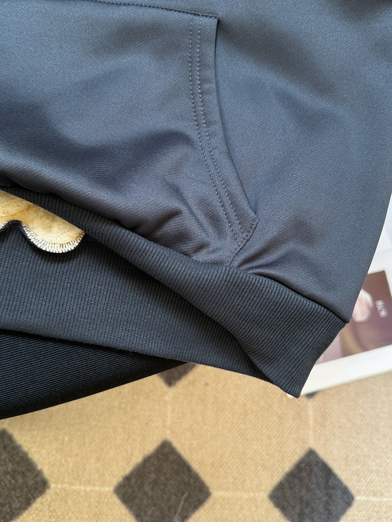 Կանացի մեծ չափսի ձմեռային տաք, գլխարկով սվիտեր՝ Շնորհավոր Սուրբ Ծնունդ և Շնորհավոր Նոր Տարի նախշերով - Հաստ բրդյա ծածկույթով մեծ չափսի սվիտեր, հարմարավետ, առօրյա սվիտեր Սուրբ Ծննդյան համար, Հելոուինի նվերներ, Սուրբ Ծննդյան սվիտեր, տոնական հագուստ,