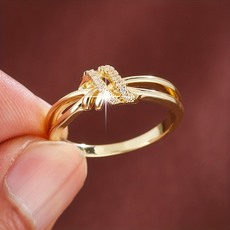 Elegant Women's Geometric Synthetic Zirconia Ring