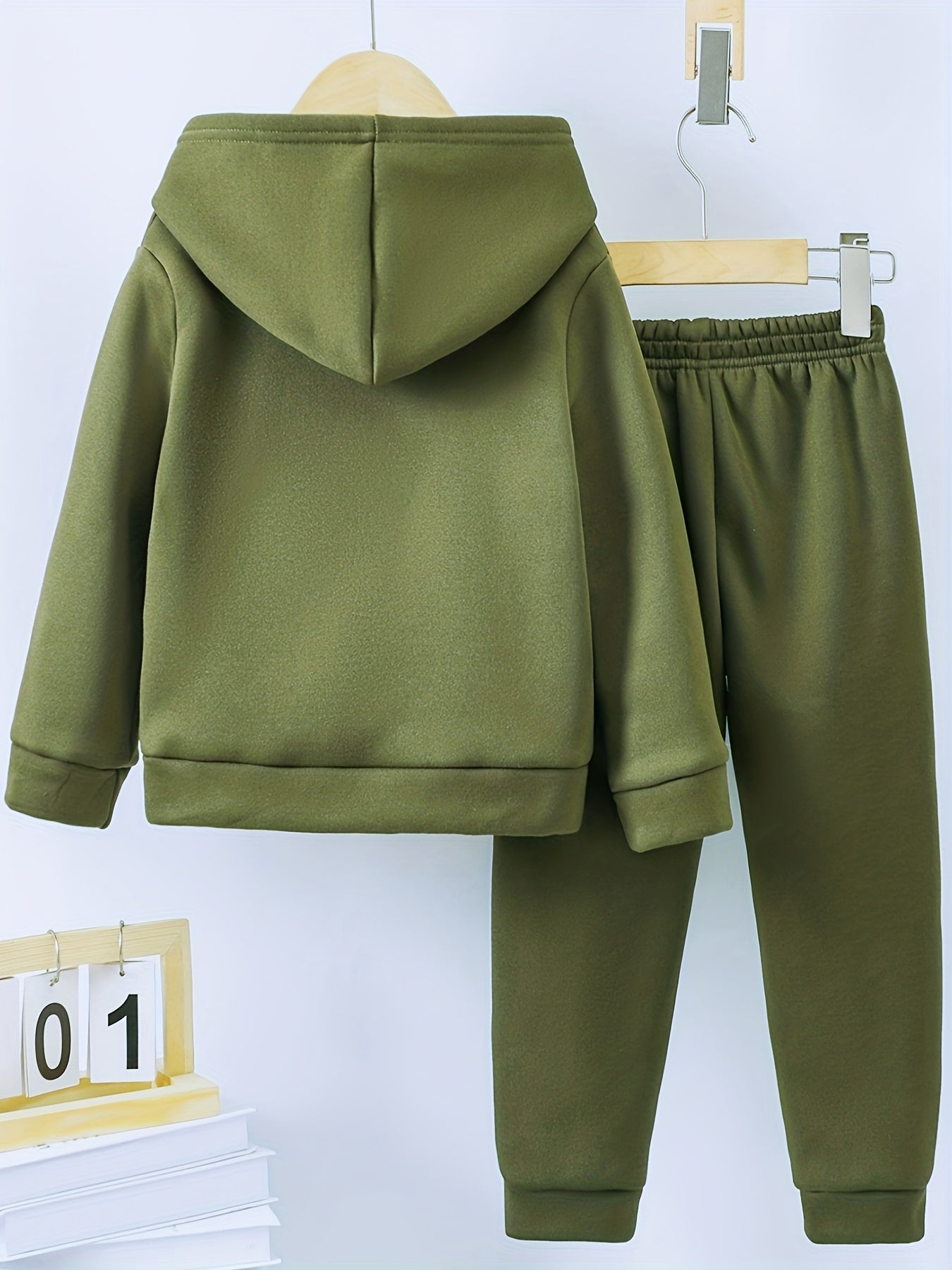 Autumn and Winter Fashion New 'asual Sporty Style Football Print Fleece-Lined Hoodie and Sweatpants Set, Suitable for Outdoor Activities, Casual Wear, Sports Apparel, Trendy Sportswear, Sporty Design, Warm Fabric, Soft Textur