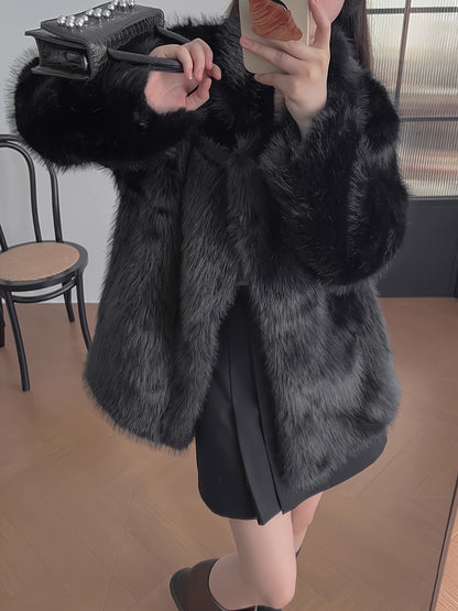 2025 New Autumn/Winter Women's Short Faux Fur Coat with Lapel, Fuzzy Short Outerwear, Casual Fashion Thickened Faux Fur Overcoat